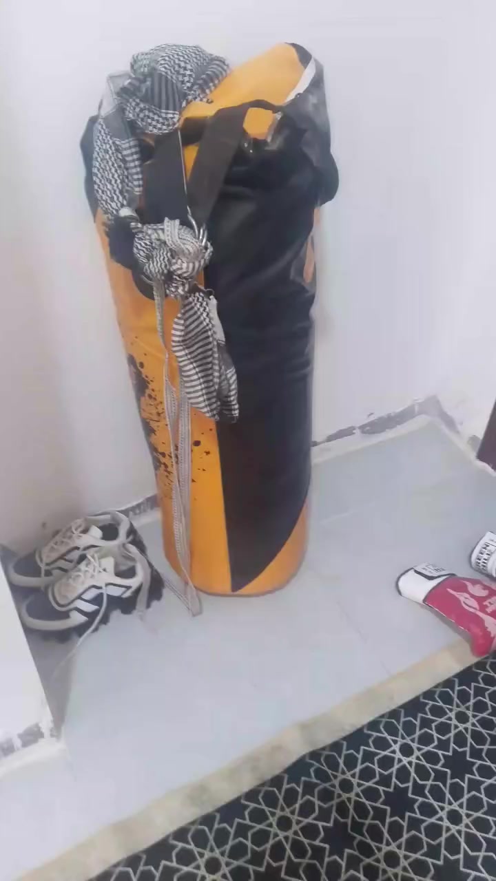 كيس ملاكمه وزن 50 كيلو وياه كفوف وياه حبل هذا الاصل الجلد مو هذا العاده القماش بالسوقع سعره 45 بمجال الشره مكان زبير


**إذا كنت صاحب هذا الإعلان وتريد حذفه لأي سبب، رجاءا أرسل رسالة إلى الدعم الفني**