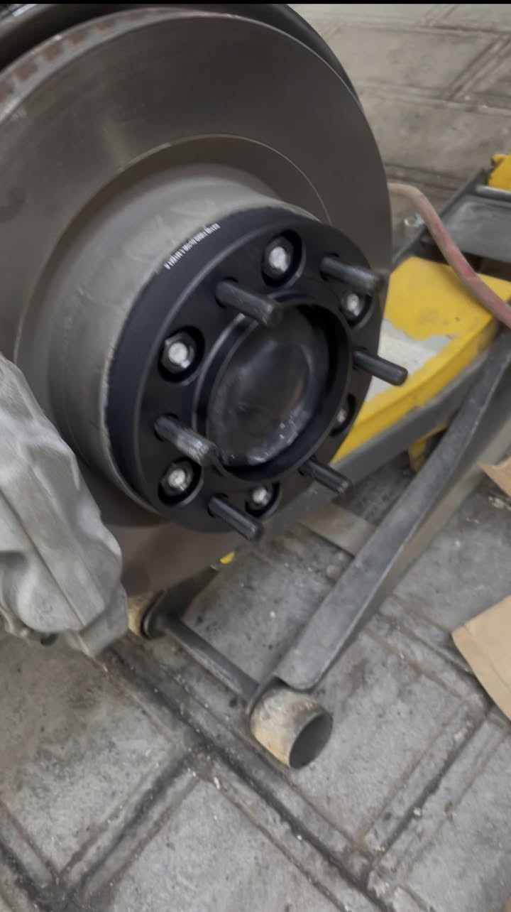 السلام عليكم  
💎على بركة الله توفر  ويل سبيسر    
نوعية فاخرة جداً وقالب مضبوط ١٠٠٪؜ لسيارات فورنر ، fj cruiser , هايلوكس ، برادو   ، فورتشنر 
💎 السمك 25mm 
💎يمتاز بمقاومه عاليه للاجهادات ( يتحمل العمل على جميع الظروف والتضاريس)
كذلك تبادل حراري عالي ( بسبب وجود التجاويف على السطح الخلفي له 
🔴🔴لابلنص موقعي ولا الكتروني جيب وشد 🔴🔴
💵 السعر ١٧٠  دينار للتخم  ( ٤ قطع)   
🛠️يتوفر التركيب ايضاً 
🚛 يتوفر توصيل الى جميع انحاء العراق 
☎️ للحجز والاستفسار مراسلة الصفحة 
او الاتصال على الرقم ***********
