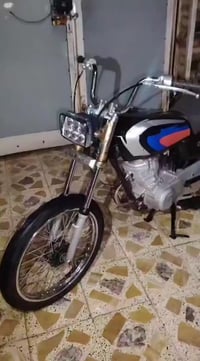 دراجه للبيع بدون وراق نضيفه حيل غراضه كله جديده ومحرك نمس سعر400 07760...