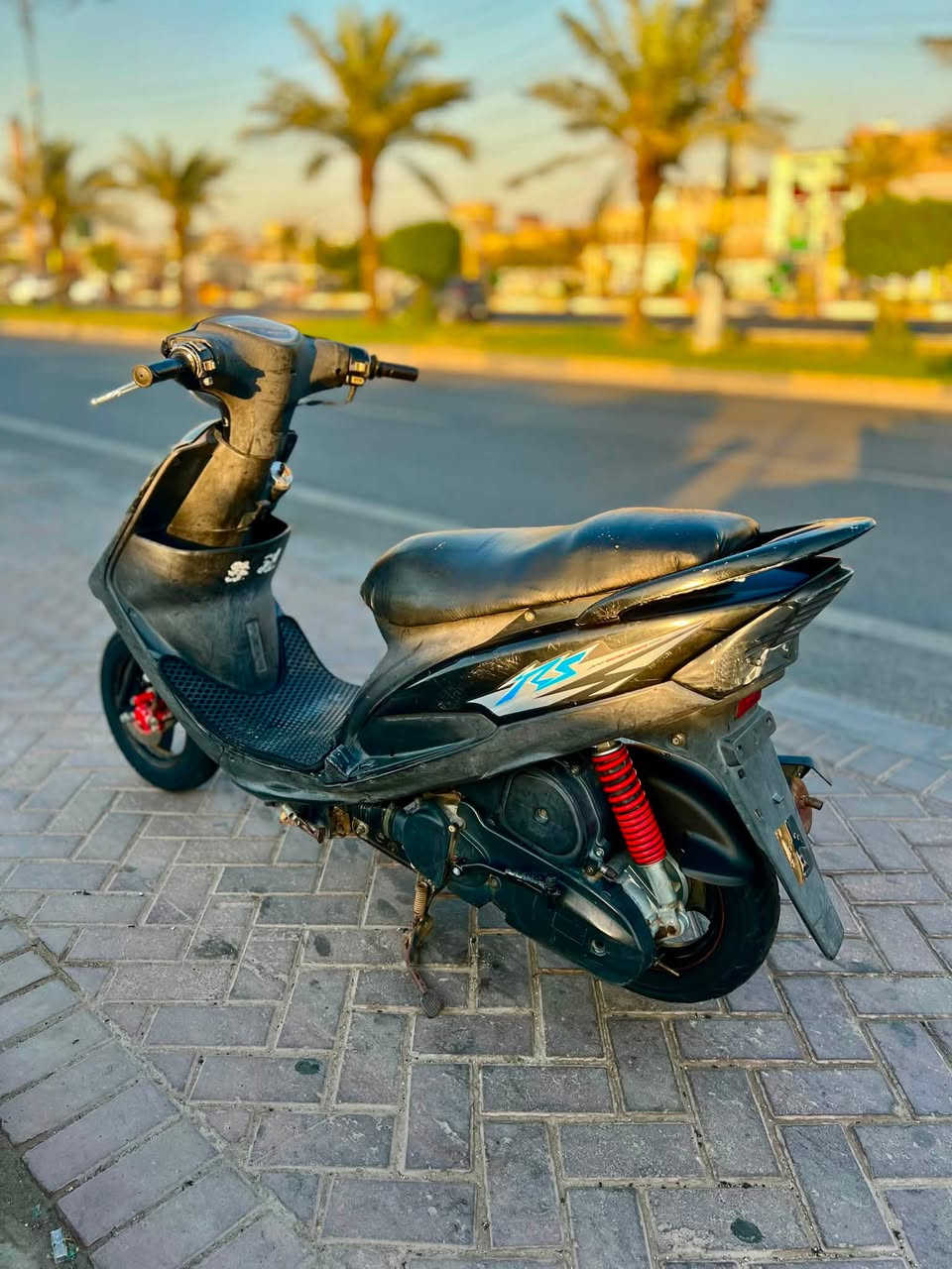 السلام عليكم شباب ماكس عدله. 120k/m دراجه جديده اي شيء ما مبدل بيها على وضع الرمبة نازله من الرمبة قبل 5 اشهر مكينة ما مفتوحة اي نقص ما بيها السعر 750 الف قفل  مكاني بغداد مدينة الصدر للاستفسار : ***********
