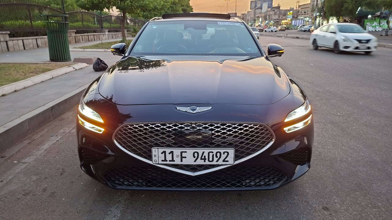 بسم الله الرحمن الرحيم
للبيع أو مراوس 
جنسس جي 70 تون تيربو  سبورت برستيج واحد على واحد اعلة فئة بجنسس

6 سلندر  
Genesis G70 Sport prestige 
- 3.3 V6 Twin Turbo 
- ⁠دفع خلفي المرغوب 
- ⁠وضعيات قيادة 5
- ⁠بصمة 
- ⁠بانوراما 
- ⁠كير 8 نمر 
- ⁠داخل اسود جلد طبيعي وتطريز واحزمة احمر 
- ⁠5 كامرات 
- ⁠حساسات 360 
- ⁠رادرات 360 
- ⁠الكشنين كهرباء وتحكمات كاملة 
- ⁠داتا شو ب الدشبول 
- ⁠جنطة كهرباء 
- ⁠تدفئة تبريد كشنات 
- ⁠Adaptive Suspension 
يعني الصدر كهربائي يجي بس ب الفول يتغير حسب وضع القيادة
- تنتة الكنتارا اسود رياضية 
- ⁠نقطع عمياء وخروج امن وقيادة ذاتيه 
- ⁠سستم سماعات Lexicon 
- ⁠شحن لاسلكي 
- ⁠ويل 20
- ⁠كشنات خزن
- ⁠اوتو هولد
- ⁠مري شفط 
- ⁠علامة جنسزز ترحيب
- ⁠وباقي المواصفات المعروفة
- ماشيه 19الف 

- حادثة بنيد وجاملغ  وبية بارد قليل 
وبية براس الشاصي شي قليل كلش

سعر السيارة 205 $$

مكان السيارة بغداد الكرخ للاستفسار 
***********
