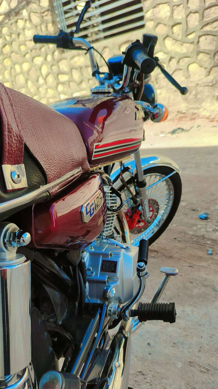 السلام عليكم . 
وينه الي يدور جديد . 
دراجه- نامه برو مقدم دسك . 
موديل 23 شاصي 23  ✨
دراجة - جاهزه كهربائيات كلها شغاله . 
 رقم - وسنويه نجف نكليزي . 
مكاني - النجف الاشرف . 
سعر -  خاص . 
رقم الموبايل - ***********
