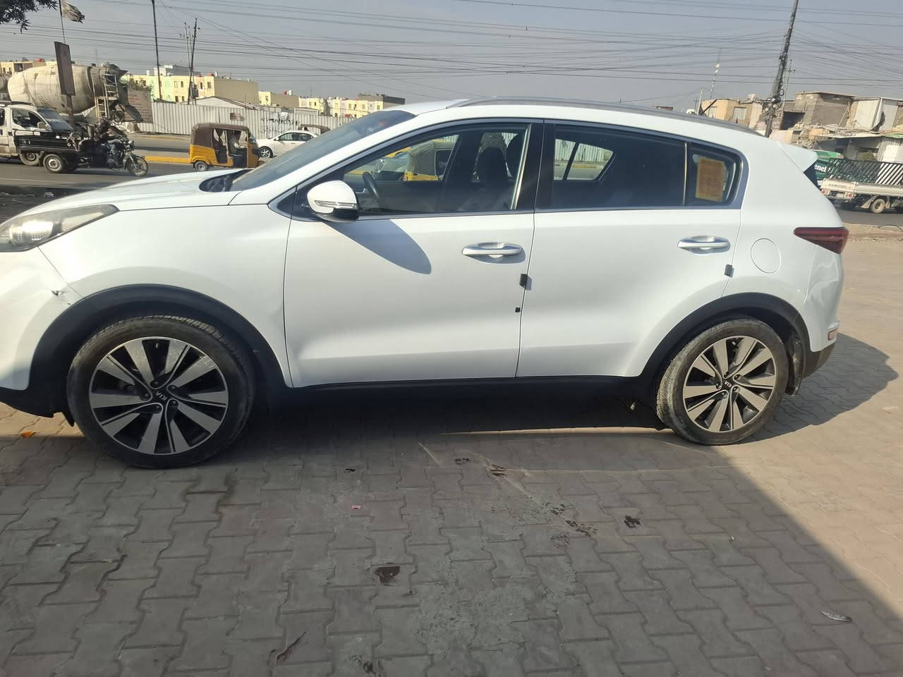 سبورتج 2017 خليجي ماشيه 98 نص فول سياره حلوه فتحت بيها (رواجز قبل أسبوعين فقط)الباقي كله مكفول 
*********** بغداد
سعرها 175
