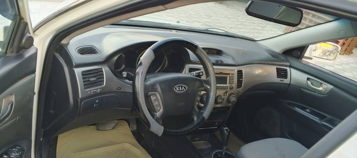 سلام عليكم 
كيا اوبتما موديل 9 وأرد كوري رقم بغداد 
الماني مكفولة من ضربه بيه صبغ قليل اثر جرد السياره مال جناي تخم تاير جديد تبريد شغال السياره جاهزه كل نقص ما بيها 
السعر 105 بيه مجال العنوان بابل شوملي الاتصال ***********
