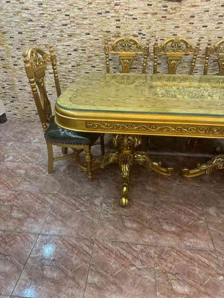 ميز طعام ٨كراسي خشب زان مصري نظيف جدا جدا
السعر مليون و٢٥٠ الف دينار 
***********
