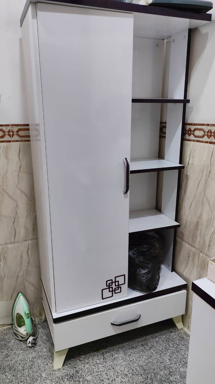 مكلف بالنشر اخوان غرفه تركيه ام النفر 7 قطع المعروضه بالصور وبعد وياها كومدي ثاني ومكتبة السرير ابو المخزن  السعر 300 وبيها مجال بسيط 
عنواني بغداد حي اور 
***********
