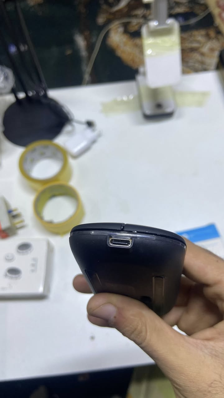 ماوس hp W10 وايرليس
اتصال مزدوج عن طريق شريحة 
2.4GHZ 
وعن طريق Bluetooth
شحن Type-C ( وياه الكيبل مالتة ) 
إضاءة RGB جذابة 🌈
قابل للشحن وعملي للاستخدام اليومي 🔋
________

السعر : 13 الف
توصيل مجاني لكل العراق 🆓
ملاحظة : يتوفر كميات 📦
للحجز خاص او واتساب : 
***********
