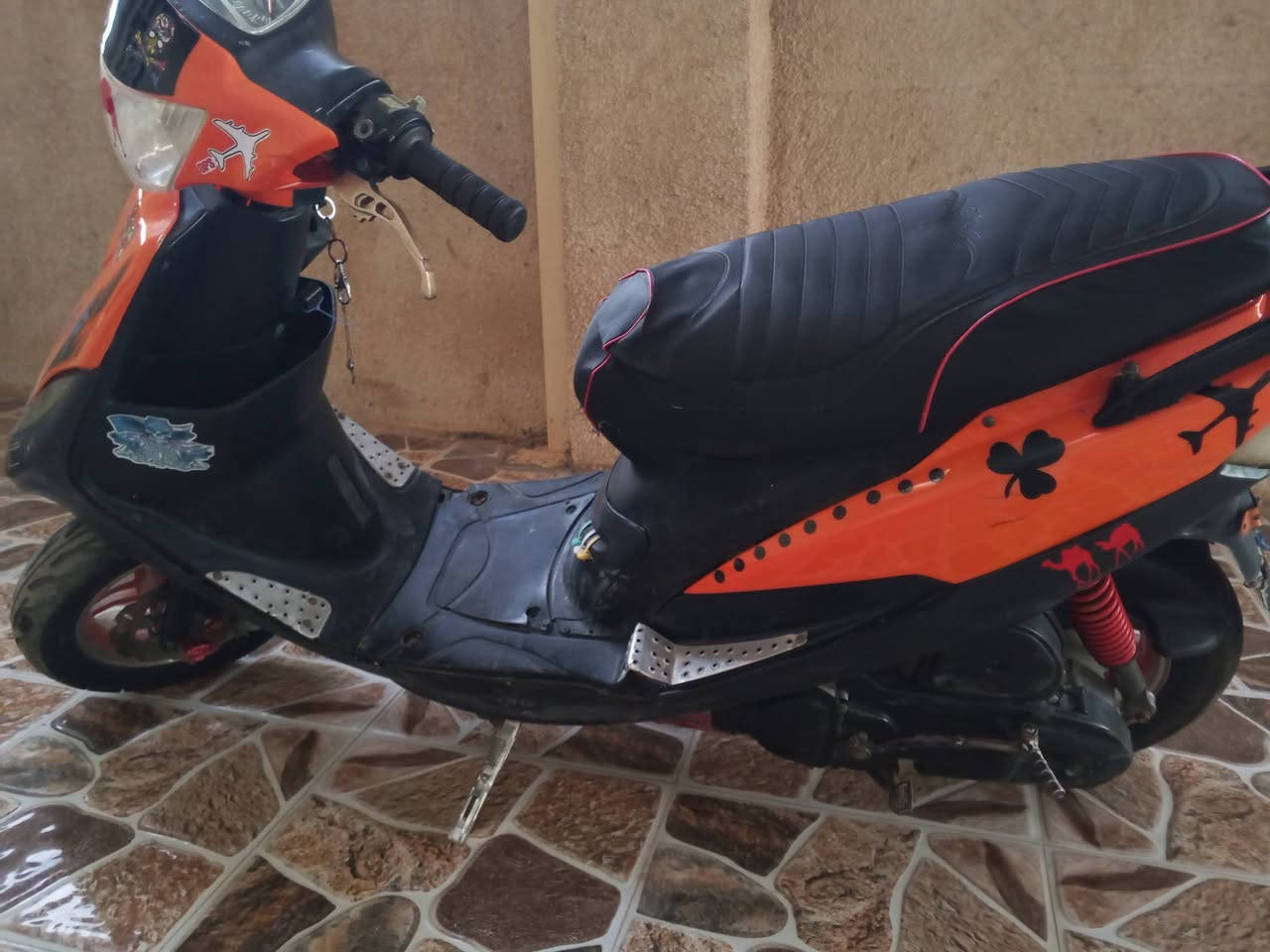 سلام عليكم: 
دراجة ماكس عدلة للبيع 
الون البرتقالي 🍊
الصلنصة رياضي 🚴‍♀️
السعر 400 وبيها مجال قليل حك الجية 
دراجة كاملة ما بيهة كل نقص 👁
العنوان: ديالى جديدة الشط 
الاستفسار: ***********
اخوان الميشتري لايتعبني 🙏
