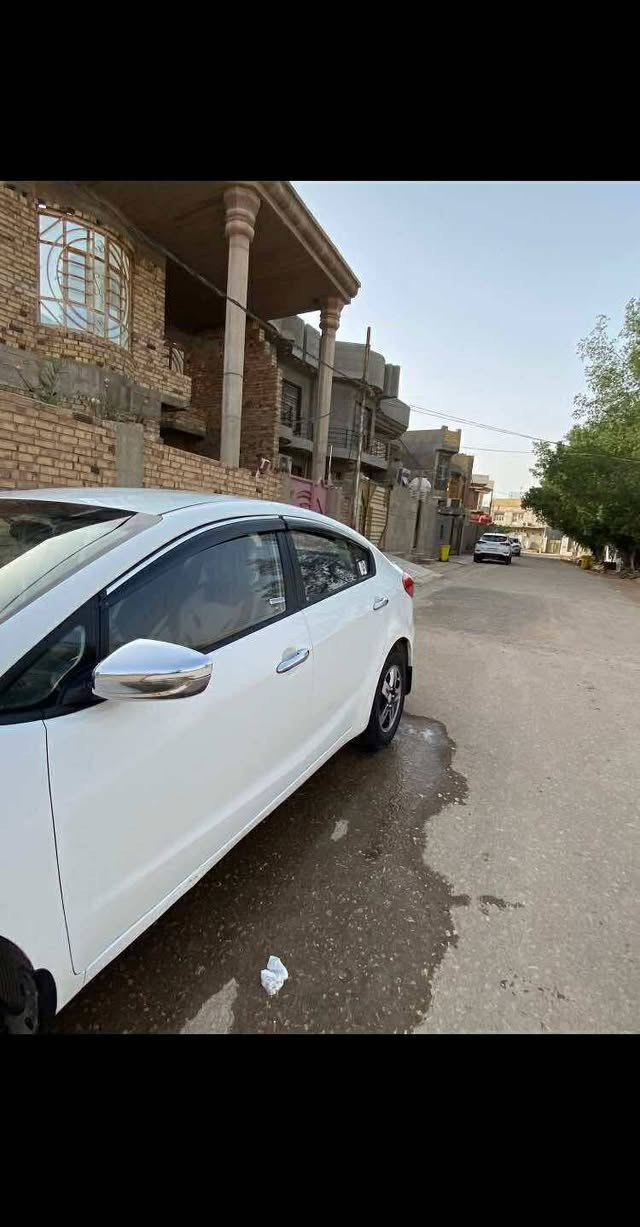 السلام عليكم كيا سيراتو 2013
بأسمي مداور ثاني يوم مكفوله من كلشي ماعدى الجاملغ الامامي جهة اليمين فقط الباقي كله كفاله كير ومكينه علشرط كفاله حداديه جديدة تخم تاير جديد تحكمات ستيرن جهتين تبريد شغال السياره  خير من الله 

السعر: 125وبيه مجال 

رقم الهاتف: ***********

مكان السياره ديوانيه
