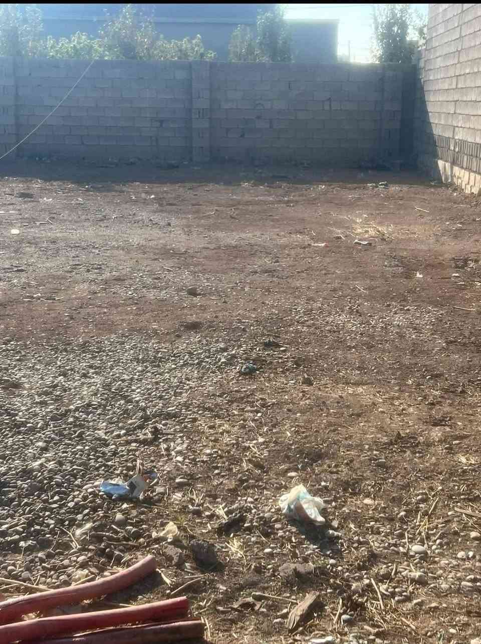 سلام عليكم قطعه للبيع مساحه 125 العرض 6/25 ول طول 20متر  الموقع خلف الخضر صايره عل واجهيه السعر 14و بيه مجال للطيبين رقم الهاتف ***********
