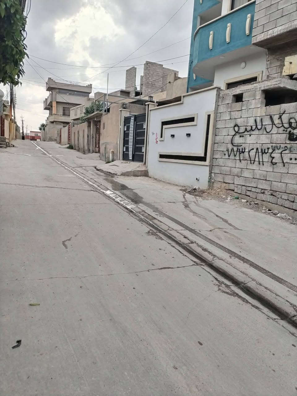 السلام عليكم
متوفر هيكل 150 متر طابقين شروق تام
4 غرف نوم واستقبال ومطبخ وهولين
مناور عدد 3 سطح عدد 2 و 3 صحيات و 2 حمام 
سند زراعي ملك صرف بستان بي وصل بلدية 
خدمات كاملة وقريب عالشارع العام
حي الملايين الثانية مقابيل جامع العادل
لمعرفة السعر علق ب تم

***********
