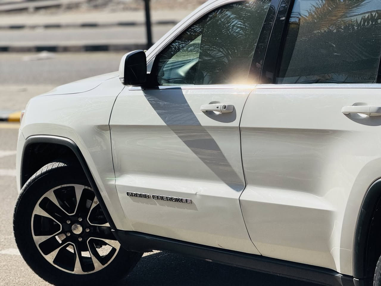 سلام عليكم
جيب 2018 لمتد فول 
جنطه كهرباء 
حساسات خلفيه 
توقف ذاتي 
اشير بل مري 
بصمه 
شاشه كبيره 
تبريد شاشه 
دفع رباعي 4*4
كشنات جلد + مخمل 
فتحة 
فول تحكم ستيرن 
مثبت سرعه 
لايت زنون 
كشن الساق كهرباء 
كامره خلفيه 
ماشيه 85 مايل 
فول بعد بيه هواي موصفات 
مكينه بشرط كير كذالك 
مناقصه برغي 
السياره اصل 18
رقم بغداد بسمي تحويل 
السياره مابيه حادث سرقه كله 
مكانه نجف 
السعر 198 ورقه وبيه مجال 
*********** غير متواجد على الفيس فقط اتصال ☎️
