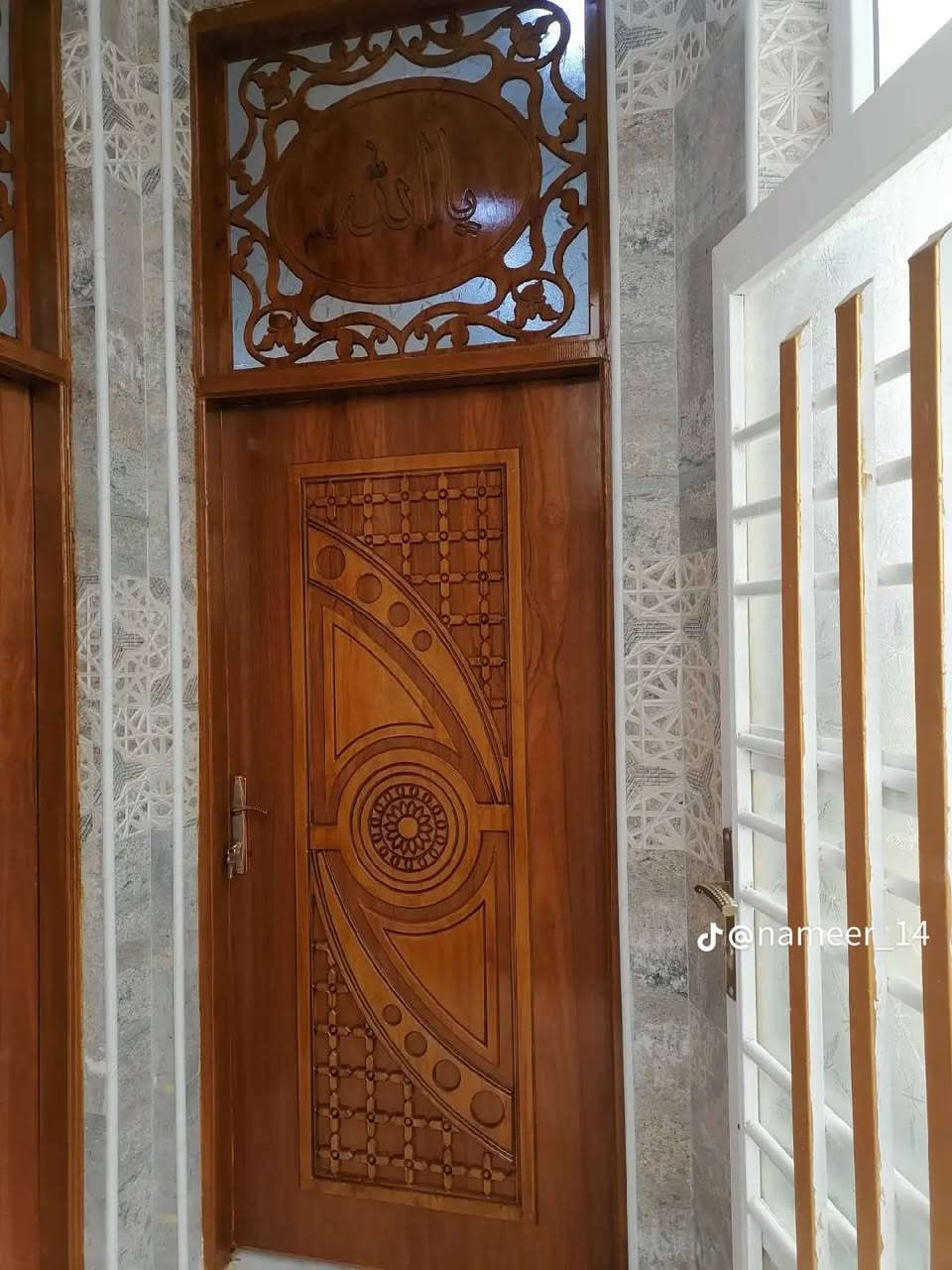 معمل ونجاره الشبلاوي ✍️📝🗝️
مع شد الباب والنقل وصبغ الجراجيب 
بكافه القياسات 🪚🚪 
ونوعيان 
يوجد جراجيب والابواب الخشبيه
عنوانه الدوانيه 
***********ويوجد واتساب 📞☎️✅
