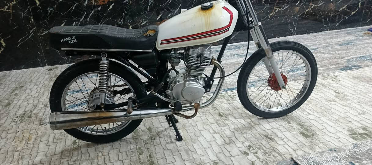 السلام عليكم دراجه تعمير بس جانت متروكه صارلها هواي المكينه شرط ما مفتوحه بس مفيلسه السعر600 بيها مجال الشراي استفسار رقم***********خاص ما متواجد
