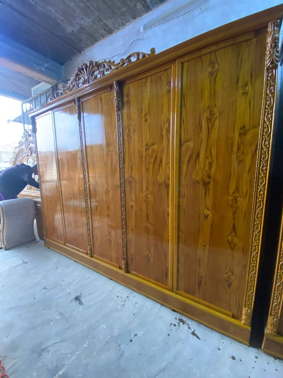 غرف نوم للبيع العنوان النجف حولي مقابل شارع عشرين ***********واتس او الاتصال على الرقم
