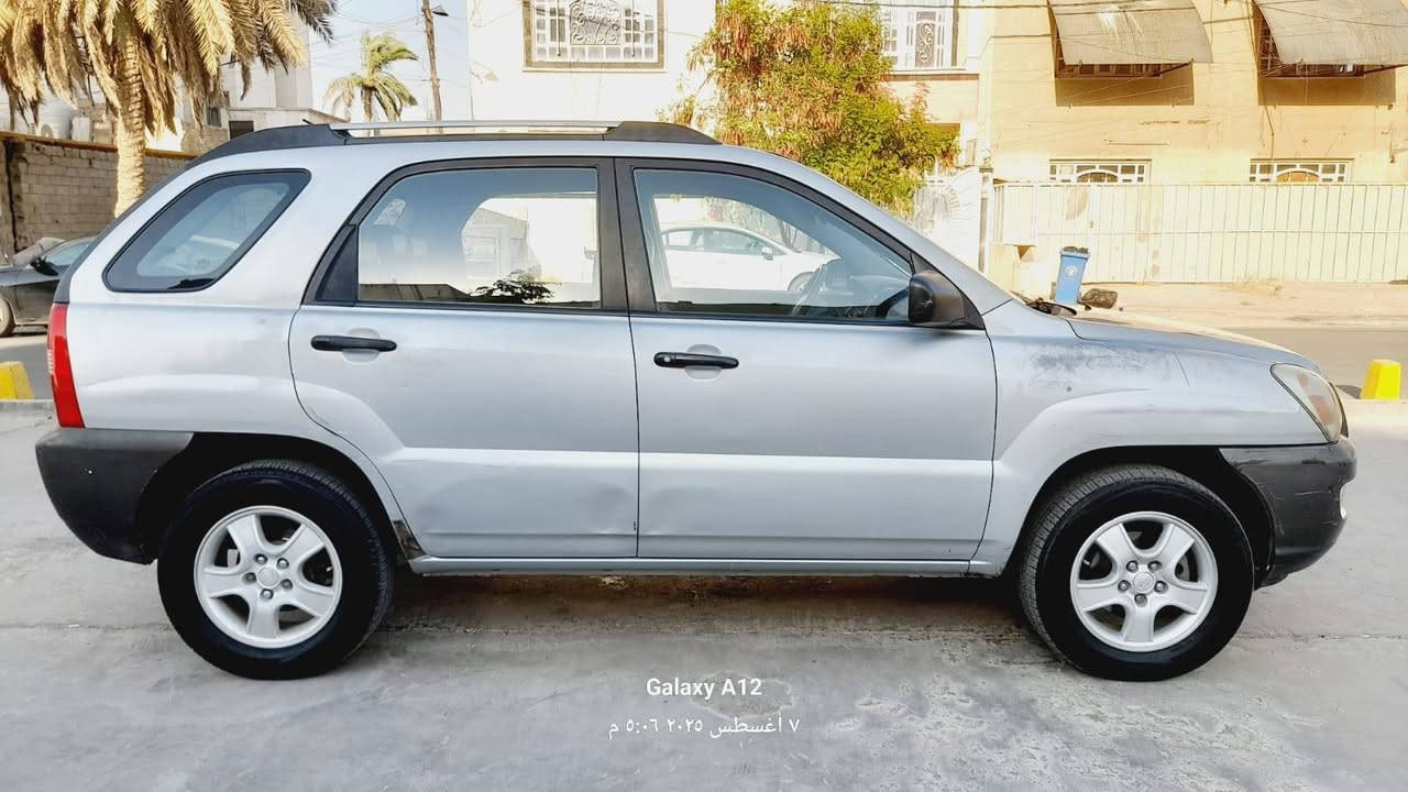 السلام عليكم ورحمة الله اخوان مكلف بالنشر 
كيا سبورتج موديل ٢٠٠٧ وارد امريكي ميكنه دوش
 السياره حلوه ونضيفه بيه بعض الجراد
كير مكينه تبريد ان شاء الله جاهزه وين متحب من حقك تفحص وتجيك اخوان السعر 88$ وبيه مجال بسيط ***********
***********
 للتواصل على الرقم وتساب بغداد, العراق
