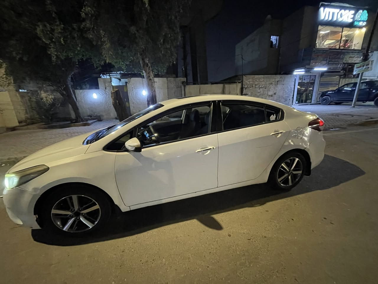 السلام عليكم
سيراتو ٢٠١٨ رقم أربيل سنوية باسمي.    
ماشية ١٨٧ الف
محرك 2000
فتحة وتحكمات 
كير ومحرك وتبريد شغال بشكل ممتاز
السعر ١١٩ وبيه مجال 
للتواصل ***********
