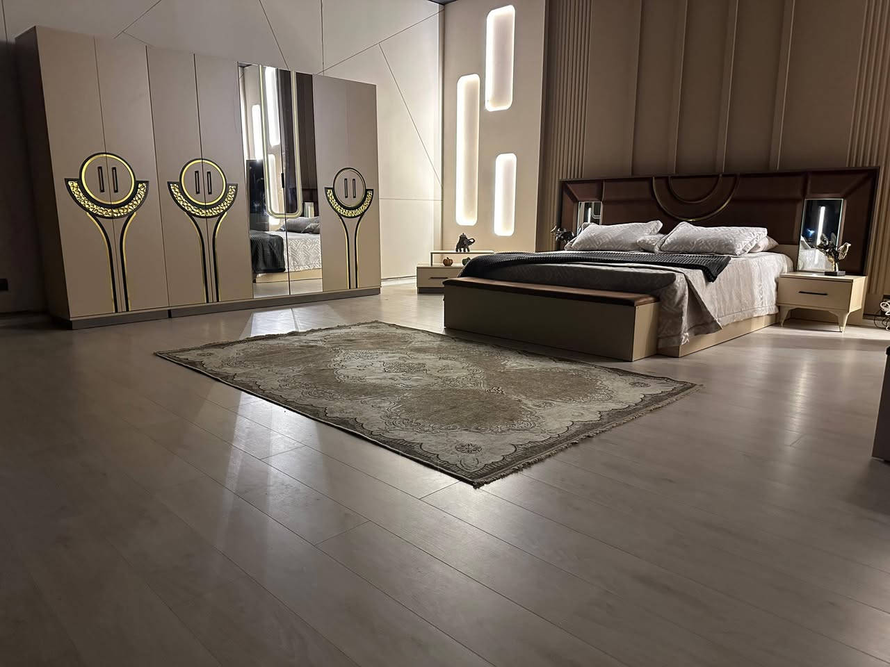 11قطع
للحجز و الاستفسار واتساب ***********
