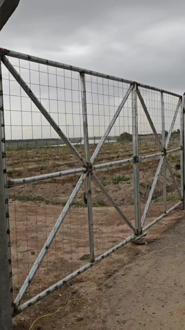 #تخفيضات_لأصحاب_المساحات_الكبيره
***********
0781 825 1901 واتساب مباشر. 
#ثقة_مصداقية_بالعمل 🛠️ اختيارك الأول لإنشاء سياجك
🏗️ شركة ومعامل بــــغداد للــ BRC   للإنشاءات - رواد في مجال الأسيجة المعدنية B.R.C.
📏 نقدم مجموعة واسعة من الأحجام والقياسات، لنلبي كل احتياجاتكم.
💸 أسعار تنافسية تبدأ من ٦,٠٠٠ دينار إلى ٩,٠٠٠ دينار للمتر، مع ضمان الجودة والمتانة.
👷‍♂️ كادر فني متخصص يضمن لك أفضل تركيب وأداء عالي الجودة.
📲 للتواصل والاستفسار، راسلونا عبر الواتساب:
- *********** _واتساب
-  ***********_واتساب

🇮🇶 خدماتنا متوفرة في جميع محافظات العراق.

لا تتردد في الاتصال بنا للحصول على استشارة مجانية ومعرفة المزيد حول خدماتنا.
