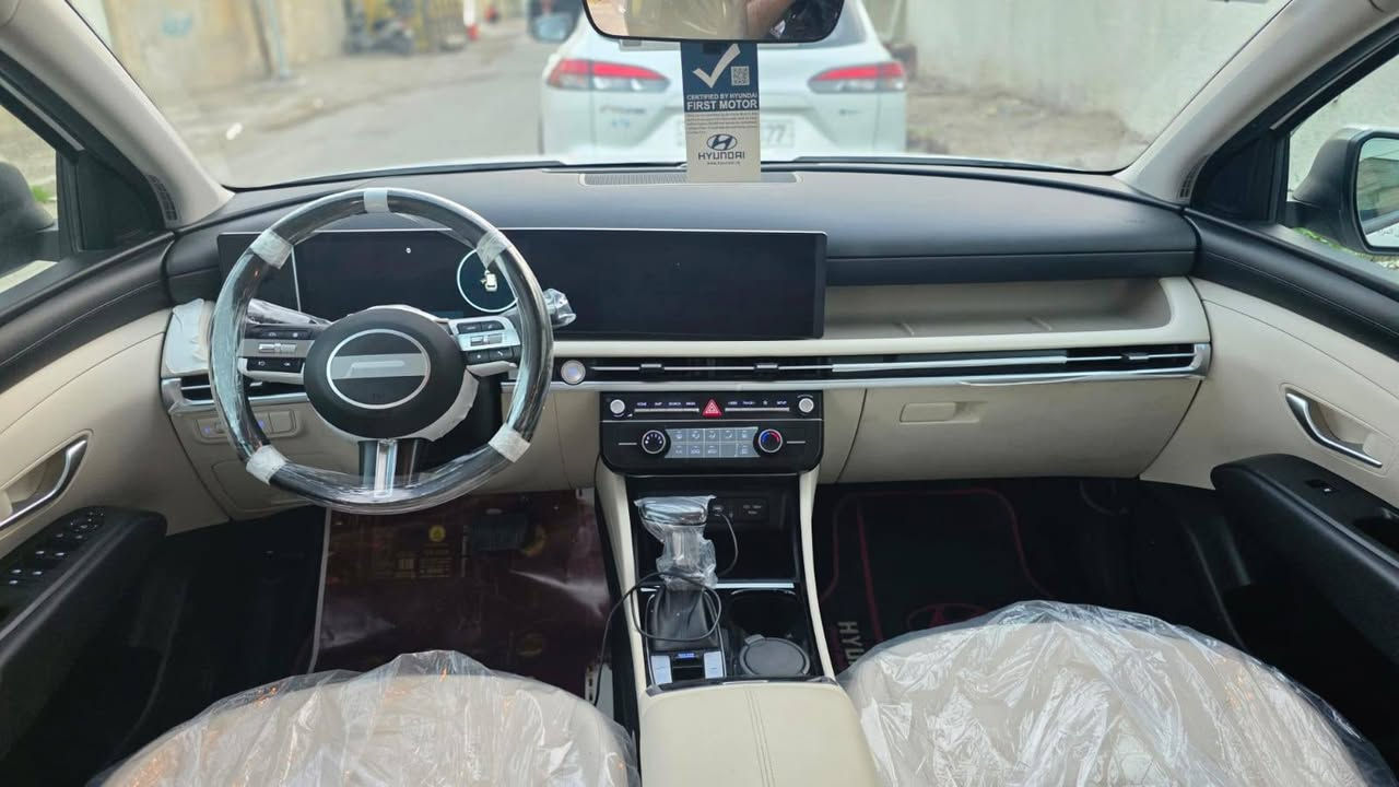 السلام عليكم
توسان 2025 للبيع فقط سعر (226$)
رقم بغداد  11 بأسمي
ماشيه 17 الف  بحاله الزيرو خليجي مكفولة فول موصفات عدا البانوراما
***********
مكاني بغداد / البياع
