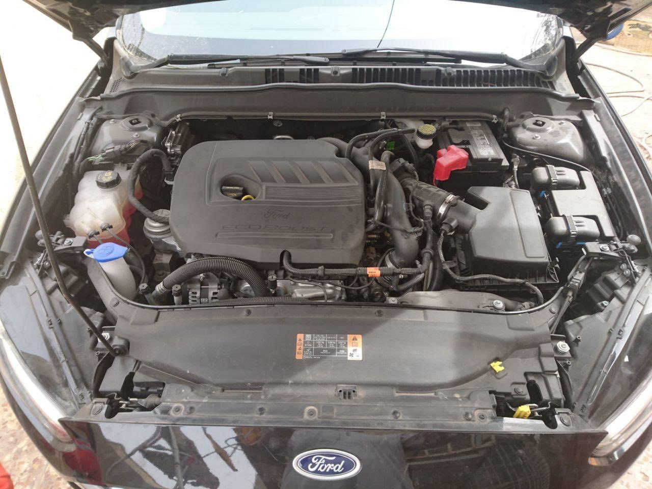 سلام عليكم سيارة فورد للبيع بس باب السياره زيرو 
رقم بصره وسنويه وكلشي باسمي 
رقم الهاتف :***********
السعر شده وبيها مجال
