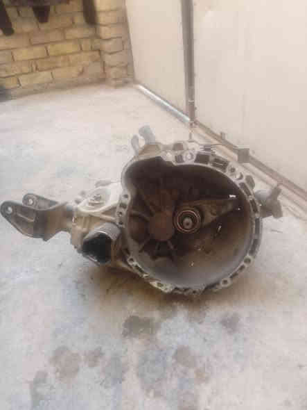 السلام عليكم كير ليفان 620 للبيع كير نضيف عل شغل مال سيارتي شديت كير اوتوماتيك واريد ابيعا السعر 300 ألف وبيه مجال اتصال على الرقم ***********
