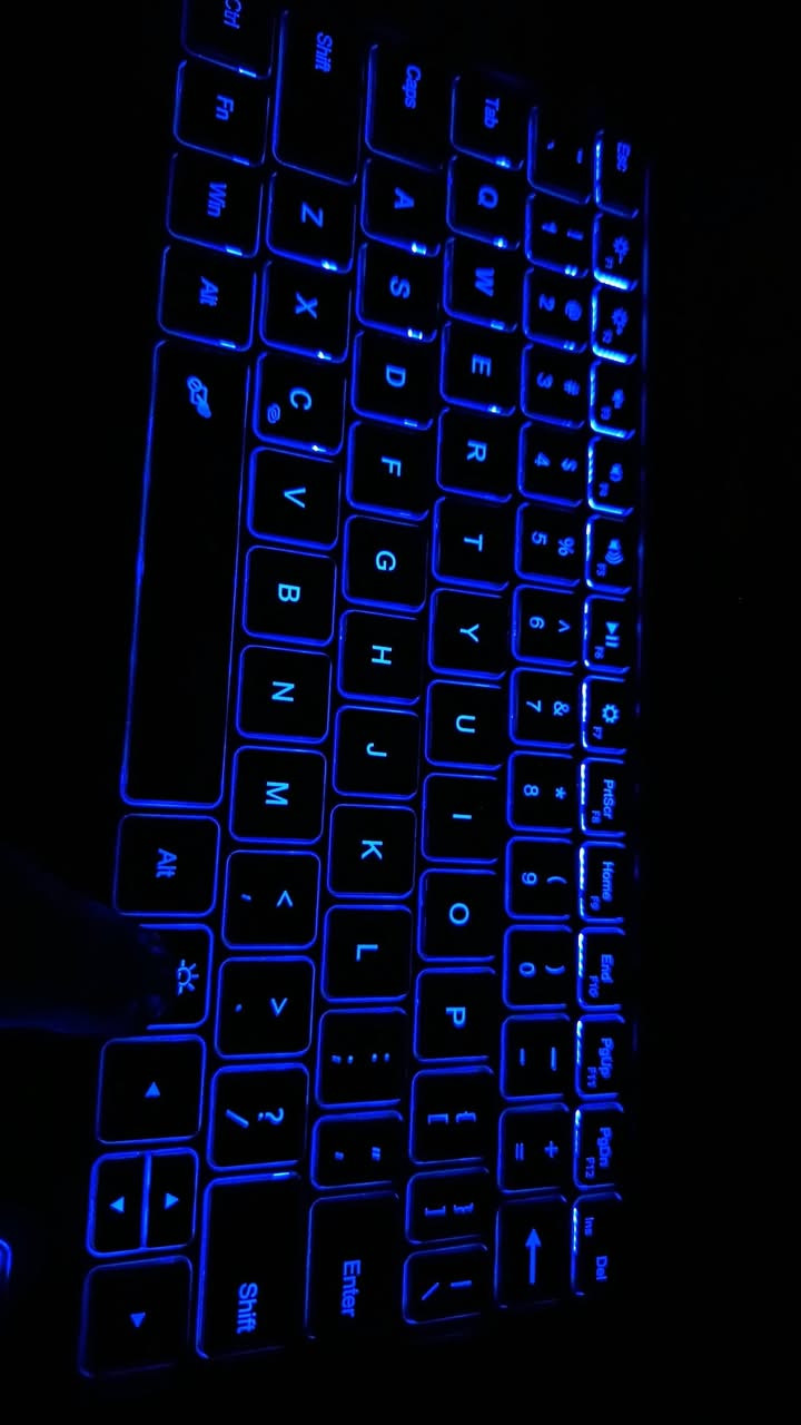 السلام عليكم
كيبوردين بلوتوث 
واحد بيهم كفر كامل وحتى مكان قلم بيهم ويصير ستاند للايباد اذا مهتم علقلي اراسلك خاص سعر مناسب


**إذا كنت صاحب هذا الإعلان وتريد حذفه لأي سبب، رجاءا أرسل رسالة إلى الدعم الفني**