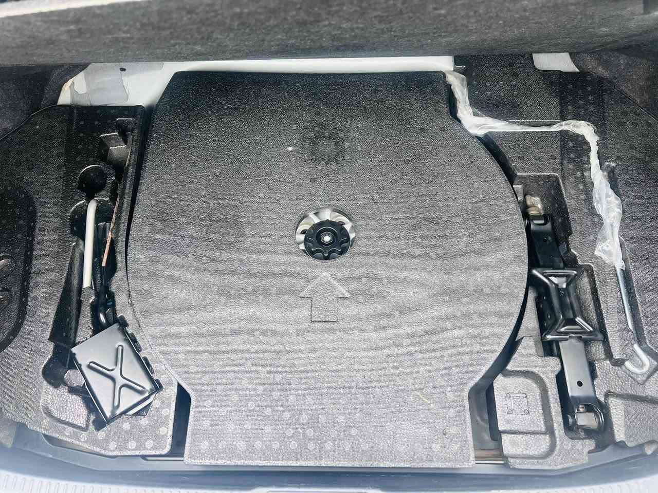 كامري موديل 2013خليجي موصفات روسي سياره عل وضع شركه مكفوله من الصبغ حت دعاميات بيها ملاحضات بسيطه بارد ومكان كرت ماشيه 200كيلو محرك كير كله بلادي شرط غرفه السياره عل وضع الشركه سعر 150 مكان سياره اربيل تحويل مباشر كلشي جديد سنويه ورقم  ***********
