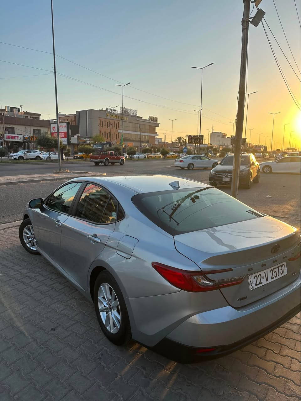 سلام عليكم للبيع تيوتا كامري 2025 
سيارة ماشي 31 الف KM
الظرر : فقط صندوق والجامرلغات بيهن تعديل بدون صبغ 
السيارة رقم باسمي 
للاستفسار اكثر ***********
عنوان السيارة : كركوك 
السعر 225 كركوك, العراق
