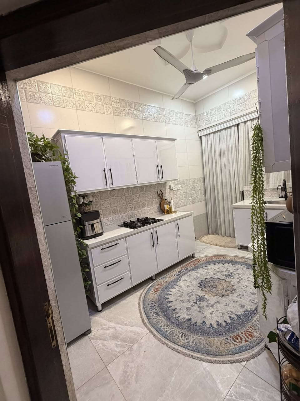 دار للبيع 150متر يحتوي على 3غرف نوم وحولي كبير واستقبال وكراج و4صحيات وسطحين في السريدات مدخل الخفاجات فرع هادئ جدا للاستفسار الاتصال ***********
