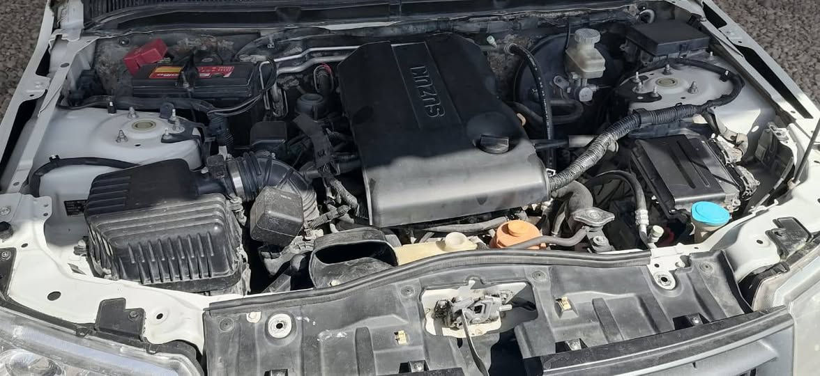 ساسوكي فيتاره للبيع ٢٠١٦ فور ويل بصمه مكفوله عدى بارد بالجمالغ  ٤سلندر حجم ٢٤٠٠ ماشيه     الاتصال *********** /// *********** السعر 125ورقه تخم تاير للبيع
