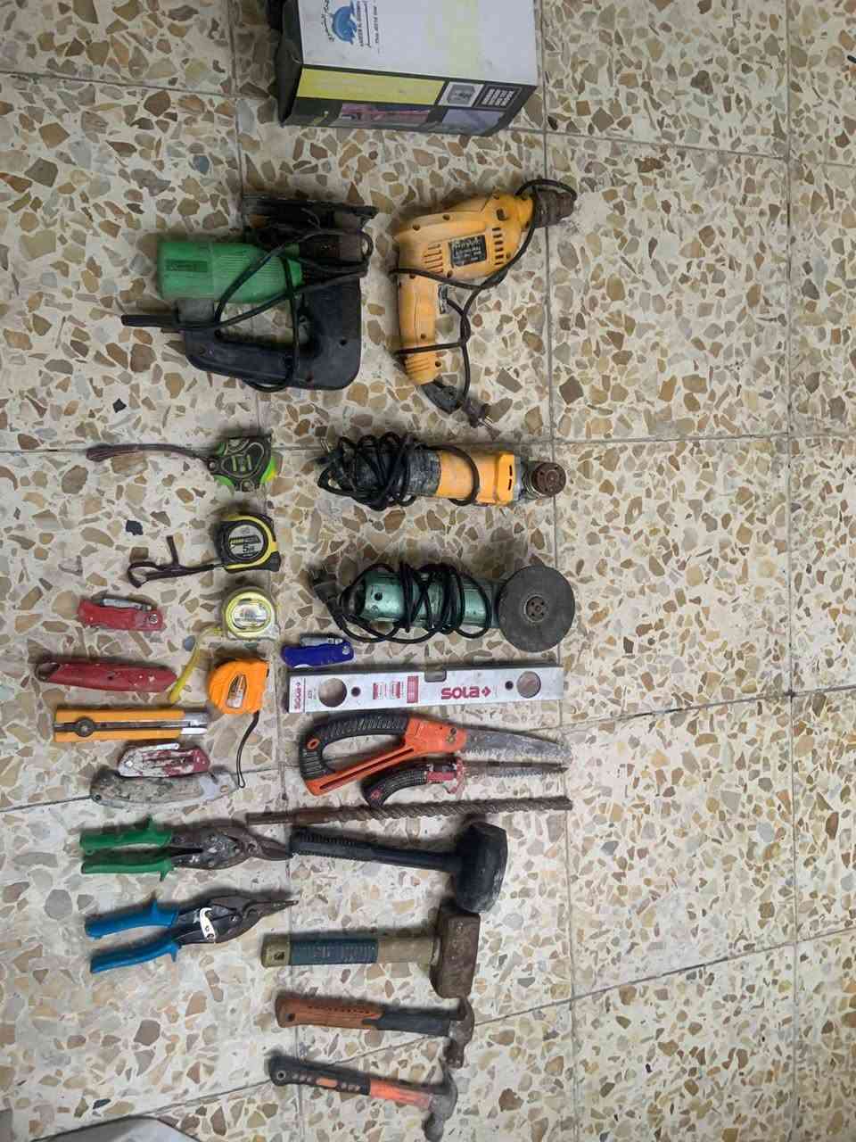 سلام عليكم عدي هاي العدة اريد ابيعحة قيم وخذ كلهن شغالت العنوان مدينت الصدر يم حمام المدينة وهاذا رقمي ***********
