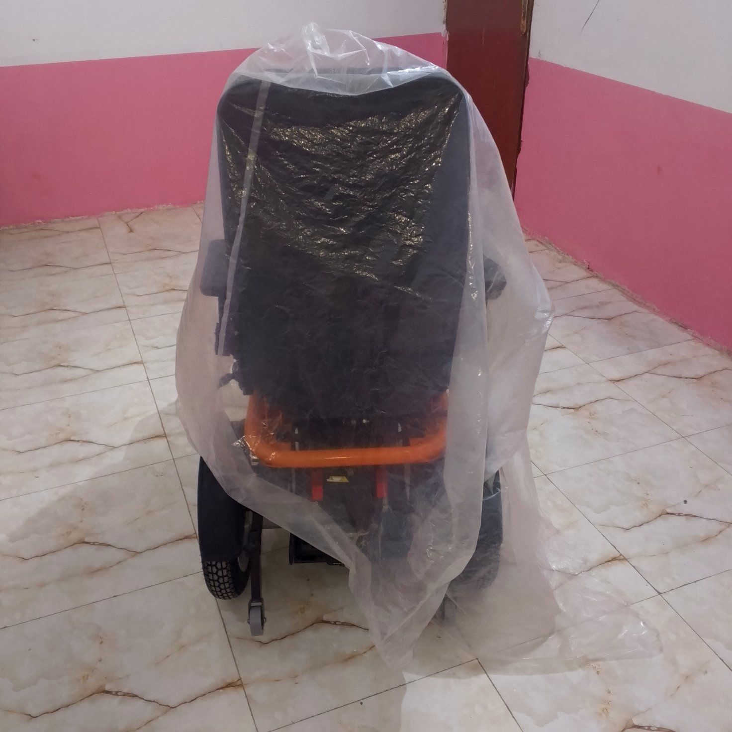 سلام عليكم عدي كرسي كهربائي جديد بالكرتون حجم الكبير 56 مآل شركة صارليه سبوع من جاني سعره 500 بيه مجال انه مكلف بالنشر شراي يتصل على الرقم ***********فقط العنوان قضاء الشطرة الناصرية
