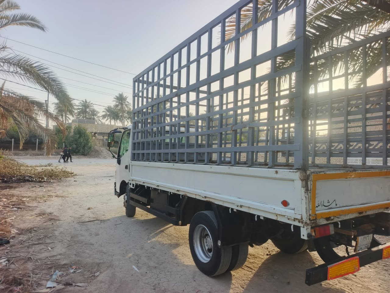 هينو انكر 300موديل 2019 مكفوله ماعدا شخوط في باب العبري السعر 165$وبيه مجال حك الجيه ***********
***********
