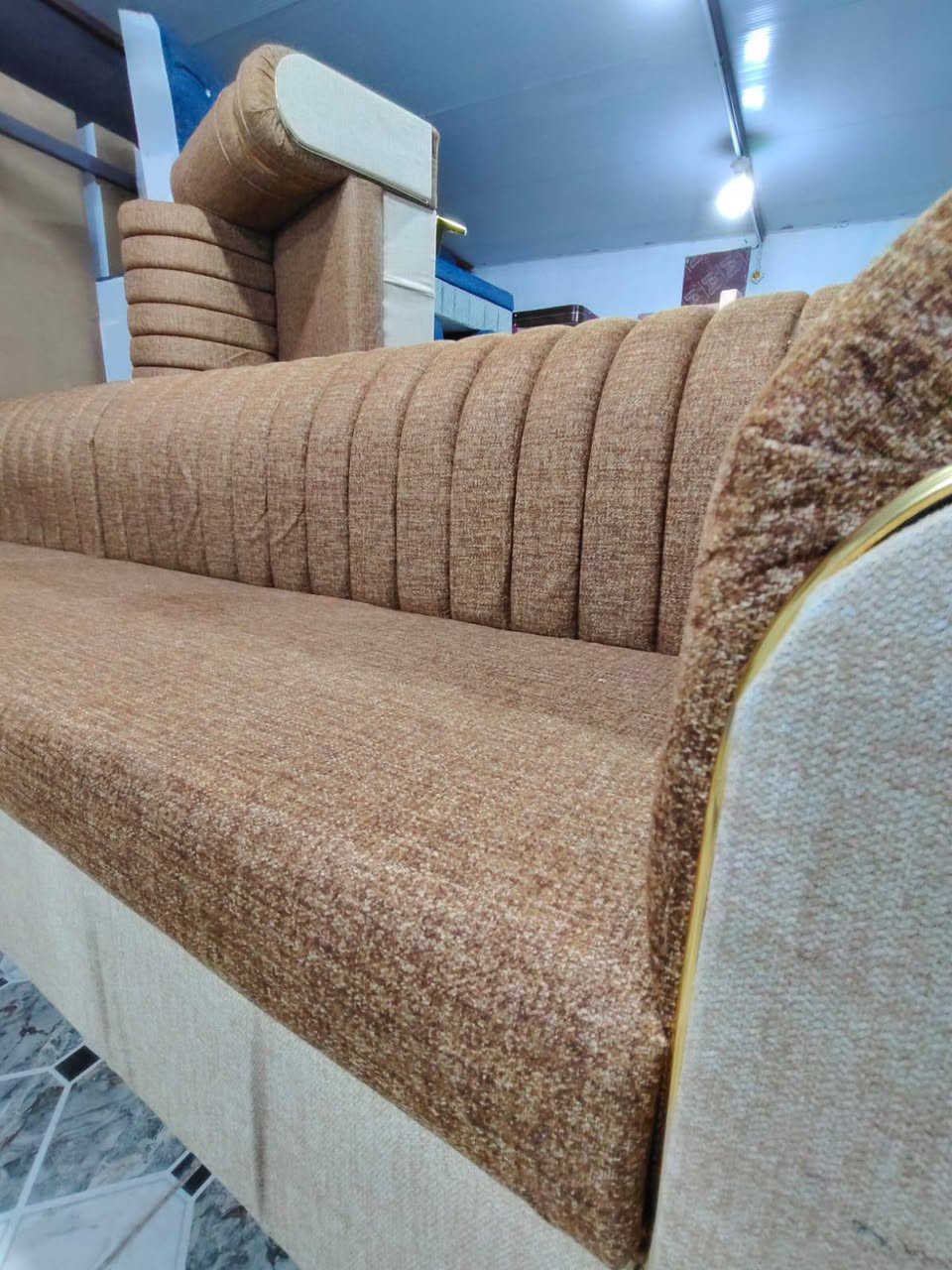 تخم ديوان لون جوزي اقماش كتان
 تخم ديوان للبيع جديد
27 متر
شغل مرتب
44نفر
بيع او مراوس اوتبدل 
رجل حديد تركي 
شغل بلاويد اسود تفتح الاقماش وشوف الخشب 
يوجد قياسات اكو 6اونص
او 14كتر
او 20كتر
او 26متر 
اتعهد بالتخم بعد الاتفاق ونصبه بالبيت اي شي زايد او ناقص
اتحمله انه شخصيا 
تدلل اتصل او راسلني 
بيع او مراوس اوتبديل 
لعلم اذا عندك تخم مستخدم نشتري 
اوجلسه عربيه
متواجدين يومياً 
عنواني ناصرية الغراف طريق ال سهلان منطقه العميرات 
واتساب ***********
انظم للكروب ادخل على الرابط
https://www.facebook.com/groups/490367711756252/?ref=share_group_link
