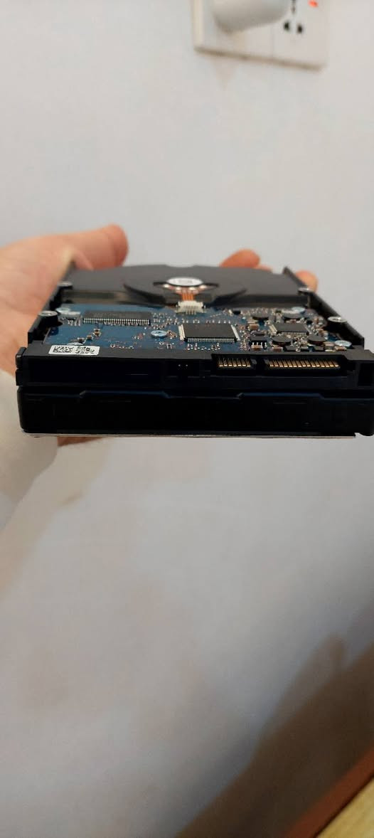 هارد نوع هيتاشي 2TB
25 الف مع توصيل ***********
