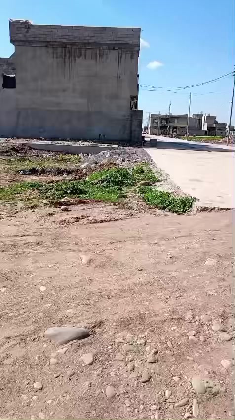 قطعه ارض للبيع مجمع الحياة مساحه 250 متر ارض ركن اي استفسار على هاذا رقم ***********
