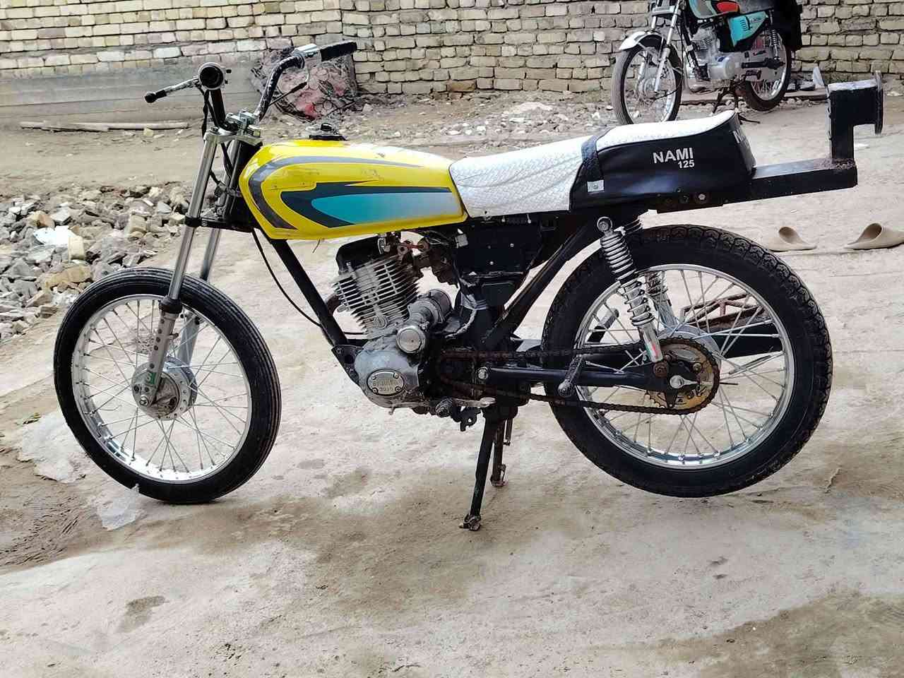 سلام عليكم …… مديل 2014
ماطور اللبيع كامل مكمل فقط بس المكينه عوزه تجفيت 
وراق سكنر سعر 250وبيه مجال بسيط 
التواصل   ***********
