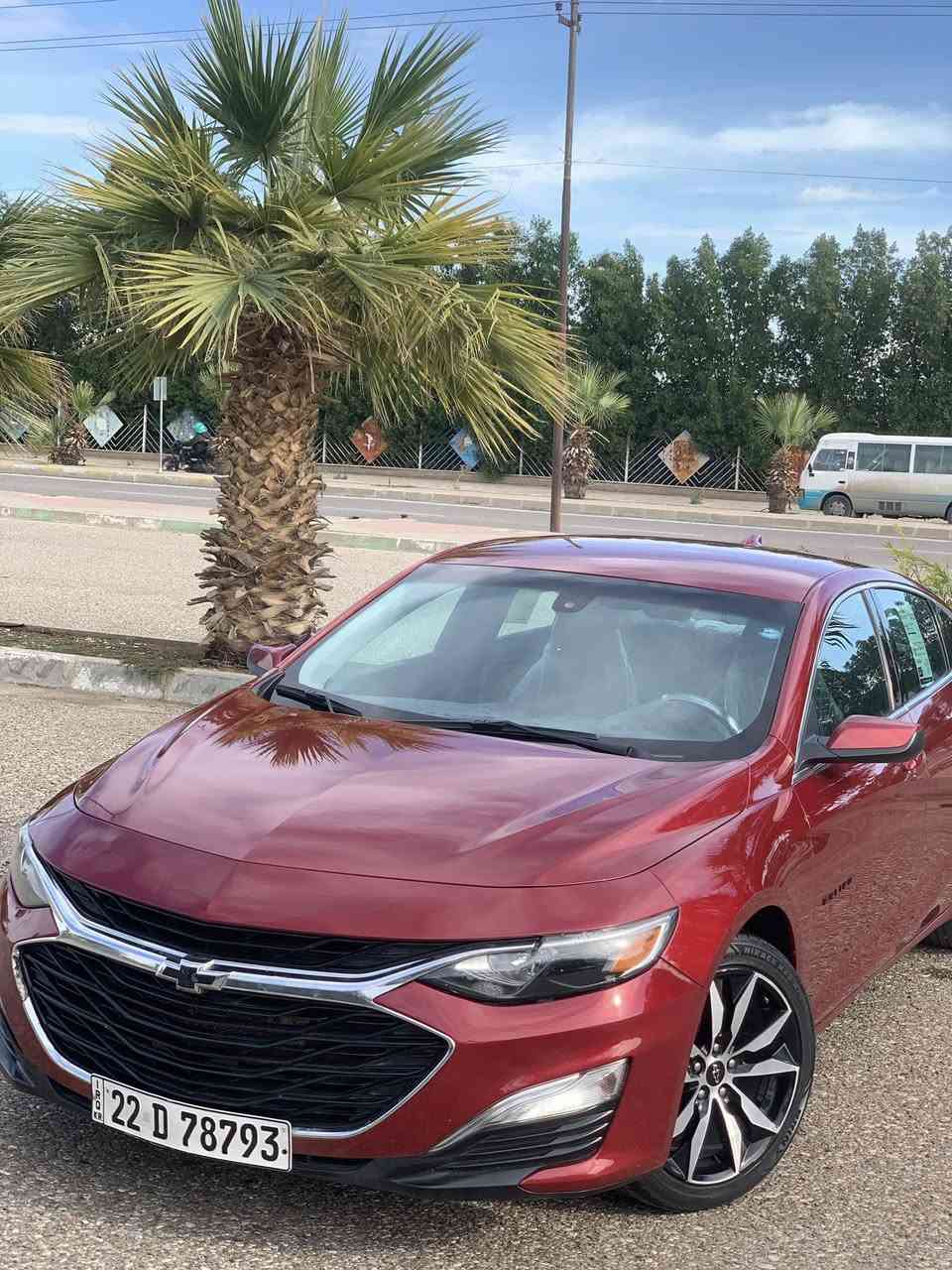 سلام عليكم ماليبو 2020 rs لون عنابي 1.5 تيربو ماشية 89 الف ميل سيارة عليه ادامة كاملة من كل نواحي بدون اي نقص سنوية 27 حادثها مرفق بيها جاملغ وباب بدون قطرة دواخل ولا حتى رصعة بالشواصي راديرات كلها بلادي وعندك جاملغ عكس سايق شبر صغير صبغ  وسعر 112 بيها مجال بسيط 
وهذا رقمي *********** مكاني كركوك
