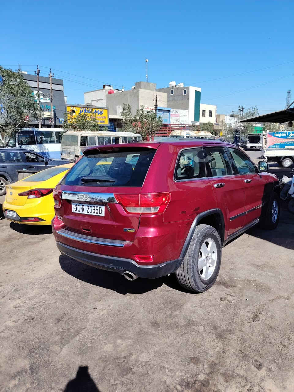 جيب لاريدو باسمي   وارد أمريكي حادث جوه تريشه الباب السايق فقط و مصبوغ  علكدها  باقي السياره كفاله  تخم تاير تبريد مكينه كفاله
السعر 135 وبيها مجال
العنوان بغداد ***********
