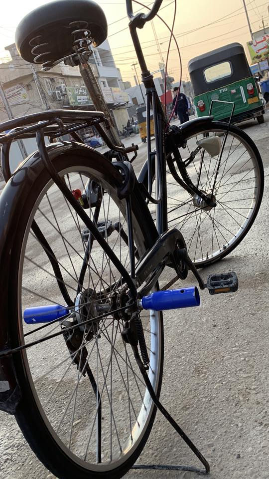 سلام عليكم بايسكل موزه ياباني اصلي بايسكل بلادي كلشي ممبدل بي كامل مكمل مابي اي نقص بسيط كامل للاخير البايسكل احلى من الصور تجي وتشوف كلوب حساس ويل ابو البطيخه بريكات كامله بايسكل جديد وياله اصليه مالته تفحص وتاخذ
السعر 95 الف وبي مجال مكاني محموديه حي الرشيد متواجد خاص او واتس اب ***********
