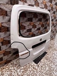 جنطه ناصيه • نيسان يورفان • بغداد