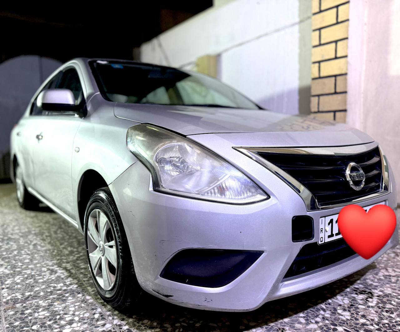 السلام عليكم
نيسان سني هندي بليتة زركة لون سلفر موديل 2020 
السيارة خير من الله تايرات جدد باتري جديد ماشية 123 بيها شغلات بسيطة بالكشر السونار مرفق بالمنشور السيارة باسمي تحويل ثاني يوم 
هزة و رقم جديد سنوية لسنة 2030
 المكان بغداد حي الرئاسة
 ***********
السعر المطلوب 110 وبيها مجال حك الجية
