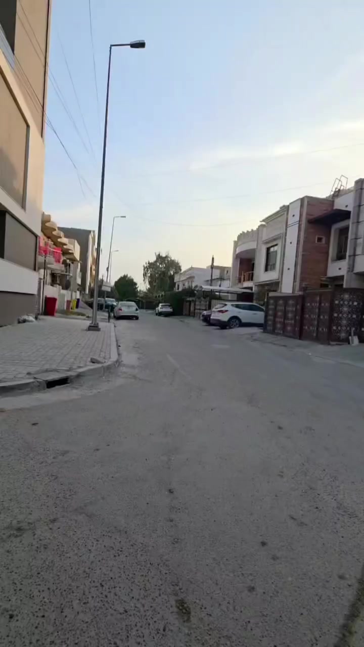 #اليــــــــــــرمــــــــــــــوك 
 
بناية ثلاث طوابق 6 وحدات سكنية  للبيـــــع 
فــي اليرمـــوك مجاور شارع خدمي المطار 
محلة 614 

#مســــــاحــة_258_متــــــــر

#واجهـــــــــة_8.70_متــــــــــر

#النــــــــــزال_30_متـــــر
        
تحتوي البناية على ثلاث طوابق معزولة بدرج خارجي
كل طابق 2 شقق سكنية
كل شقة 2 غرفة نوم من ضمنها سويت
صالة ضيوف .. مطبخ .. حمام 
2 مناور  
#سعر_المتر_38_ورقة
 ( التفاوض مع صاحب العقار مباشر )

______________________________

كل ما هو جديد ومميز وراقي سوف تجده متوفر لدينا 

نكفيك عناء البحث لتمتلك اليوم عقار الغد 

عزيزي الزبون 
كل ما عليك الأتصال بكادر المكتب المختص 
للبحث على عقارك وانت في بيتك 
والكادر ايضا يغنيك عن عرض عقارك للبيع او للأيجار 
وهو قادر على بيعه او ايجاره في خلال فتره زمنيه قليله 

______________________________
ليصلك  جميع العروض  العقارية تابع الصفحة 

https://www.instagram.com/albaz.00?igsh=MTY5d3RxaXg5b28zbw==

https://www.facebook.com/profile.php?id=61566332761347&mibextid=ZbWKwL

للأستفسار ...
  تفضلو بزياره الى المكتب 
 بغداد .. اليرموك ..

او الأستفسار ع الارقام ادناه 
 (متوفر واتساب )

‏‪0774 688 8480‬

 #عقارات_بغداد #عقارات_اليرموك_المأمون_الداخلية_القضاة_الحمراء_السفارات_القادسية_الحارثية_حي_الجامعة_الخارجية_العدل#عقارات_اليرموك #عقارات_اليرموك📍#عقارات_اليرموك_المامون_الداخلية_القضاة_الحمراء_السفارات_القادسية_الحارثية_حي_الجامعة_الخارجية_العدل #عقارات_اليرموك_المنصور_الداودي_الاميرات_المتنبي
