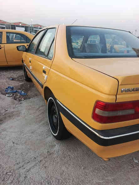 السلام عليكم لميس للبيع موديل 16 مكينه كير جدد حداديه اماميه خلفيه جديده تبريد ثلج تخم تاير جواها ميكانيك واحد عل واحد امامي خلفي كله جديد سياره تراي يونس كلشي ما عايزها بوجهك للشارع عليها هيئه 500 تنزل من السعر مالتها غرامه صفر مكانها بغداد عارضيها 49 وبيها مجال للشراي بيها ملاحضات بسيطه بالكشر فقط مكفوله من الضربه والتبديل اتصل وادلل ***********
