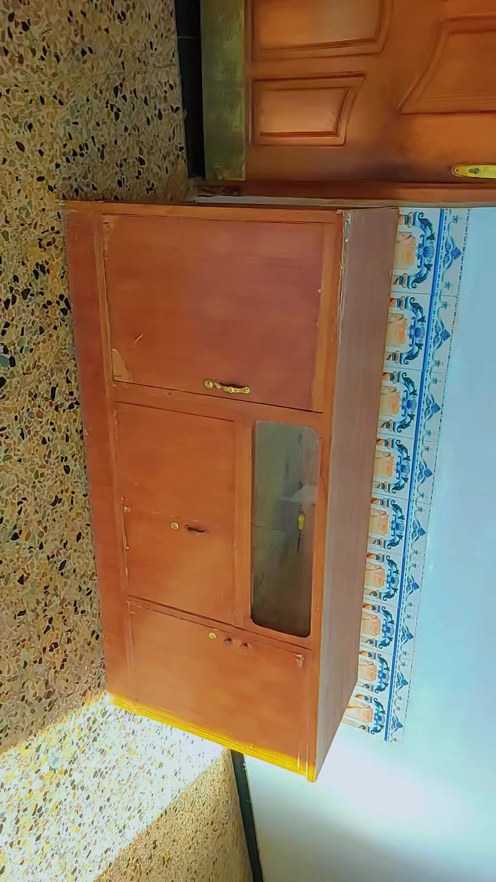 بوفيه مترين نظيفه جدا صاج اصلي خشب ثكيل ٧٠. الف للإستفسار الاتصال على الرقم ***********حي الحكيم
