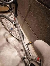 بيسكل سياحي ٢٧ السعر ب٩٠ وبي مجال رقم الهاتف 07705698662