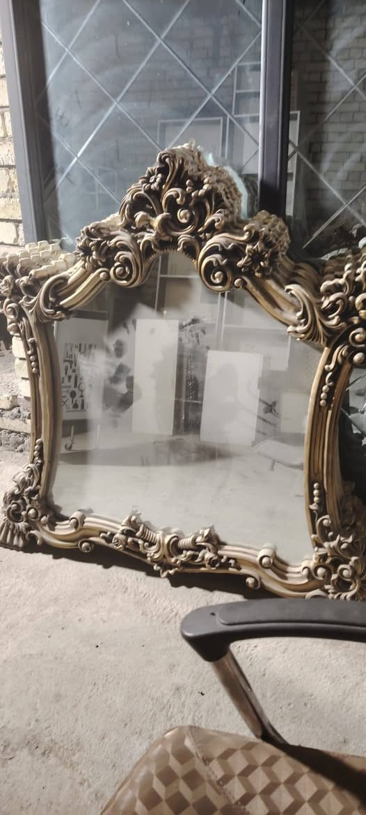 مرايات وميز البيع ونظيفات وجديد مكان بابل مدينه القاسم //*********** //***********
