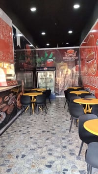 مطعم للبيع شغال وخير من الله  عنوان دوره ابو دشير شارع ضغط لتصال على ه...