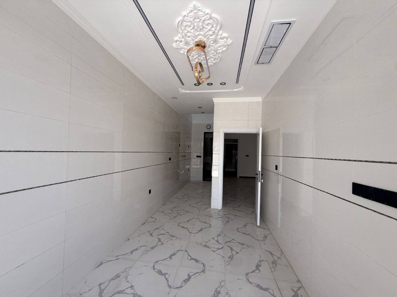 🏠 بيت للبيع في أربيل - 8 حساروك
​فرصة مميزة لامتلاك منزل "زيرو" بتصميم عصري وموقع استراتيجي قرب شارع الكورنيش.
​📍 الموقع:
​8 حساروك، قريب جداً من شارع الكورنيش.
​📐 المساحة والمواصفات:
​المساحة الإجمالية: 250 متر (125 متر + 125 متر).
​الحالة: بناء جديد (زيرو).
​غرف النوم: 4 غرف نوم واسعة.
​الاستقبال: صالة استقبال (هول) وتصميم داخلي مريح.
​المطبخ: مطبخ بنظام (حار + بارد).
​المرافق: كراج للسيارة وموقع متميز.
​💰 السعر:
​8 دفاتر و 10 ورقة ($81,000).سعر وفيديوهات وصور داخل تليكرام 👇
https://t.me/slyman777s/61 
***********
*********** 
https://t.me/slyman777s/61
https://www.facebook.com/share/1BTcB9PE1w/#عقارات_اربيل_عقارات_موصل_عقارات_انبار_عقارات_البصرة_عقارات_كركوك_عقارات_ديالي_لانه_ستي_تكريت #عقارات_سامرا_هفالان_فرمانبران_ستي_كلوبال_ستي #حي_قربو_اشتي_فيلج_هيوا_ستي_اوزال_ستي_اربيل_الجديدة_5حساروك_ازادي_نوي_مارينا_ستي
